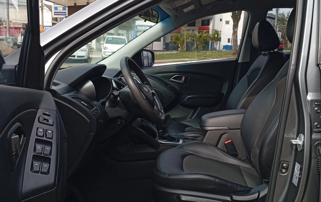 imagem-https://www.socarrao.com.br/sc-vehicle-images-prod/3181871/1786566068165-SVgzNSBHTCAyMDE5IDE2LmpwZw.jpg