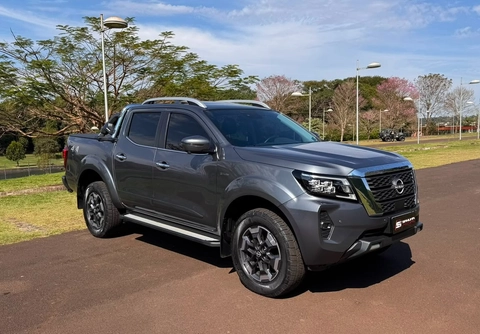 Nissan Frontier 2025 Cinza — foto 1 de 3