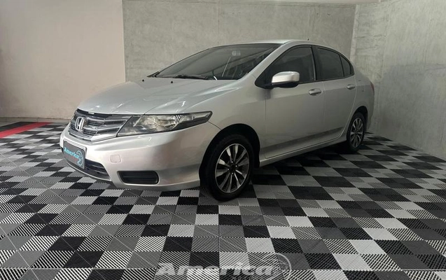 imagem-https://www.socarrao.com.br/sc-vehicle-images-prod/3182609/1789147126940-8371799_7_B_26c8e0e0c4.jpeg