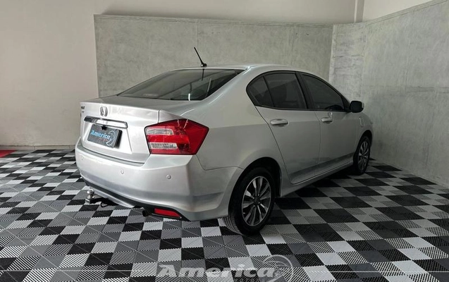imagem-https://www.socarrao.com.br/sc-vehicle-images-prod/3182609/1789147126941-8371799_13_B_b76083c5c2.jpeg