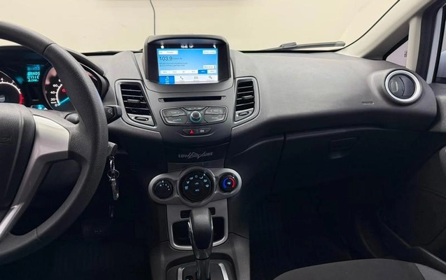 imagem-https://www.socarrao.com.br/sc-vehicle-images-prod/3182652/1787061533990-8370181_12_B_87150cab3e.jpeg