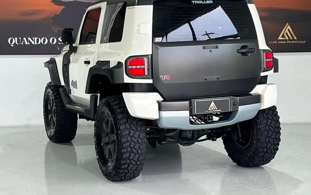 imagem-https://www.socarrao.com.br/sc-vehicle-images-prod/3183333/1786569941153-8372760_12_B_61bf7794a4.jpeg