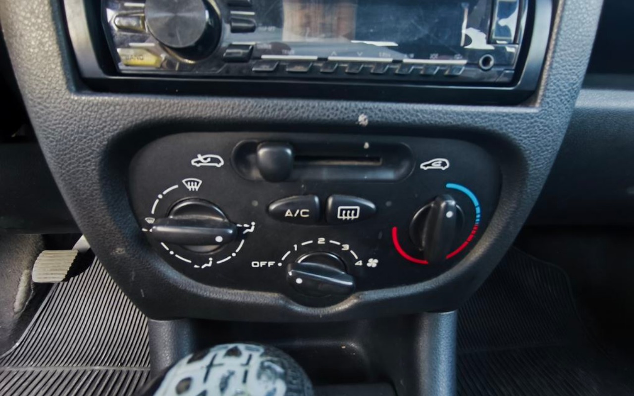imagem-https://www.socarrao.com.br/sc-vehicle-images-prod/3183339/1787004885414-SU1HXzIwMjYwODE3XzE3MjUwNSAoQ29weSkuanBn.jpg