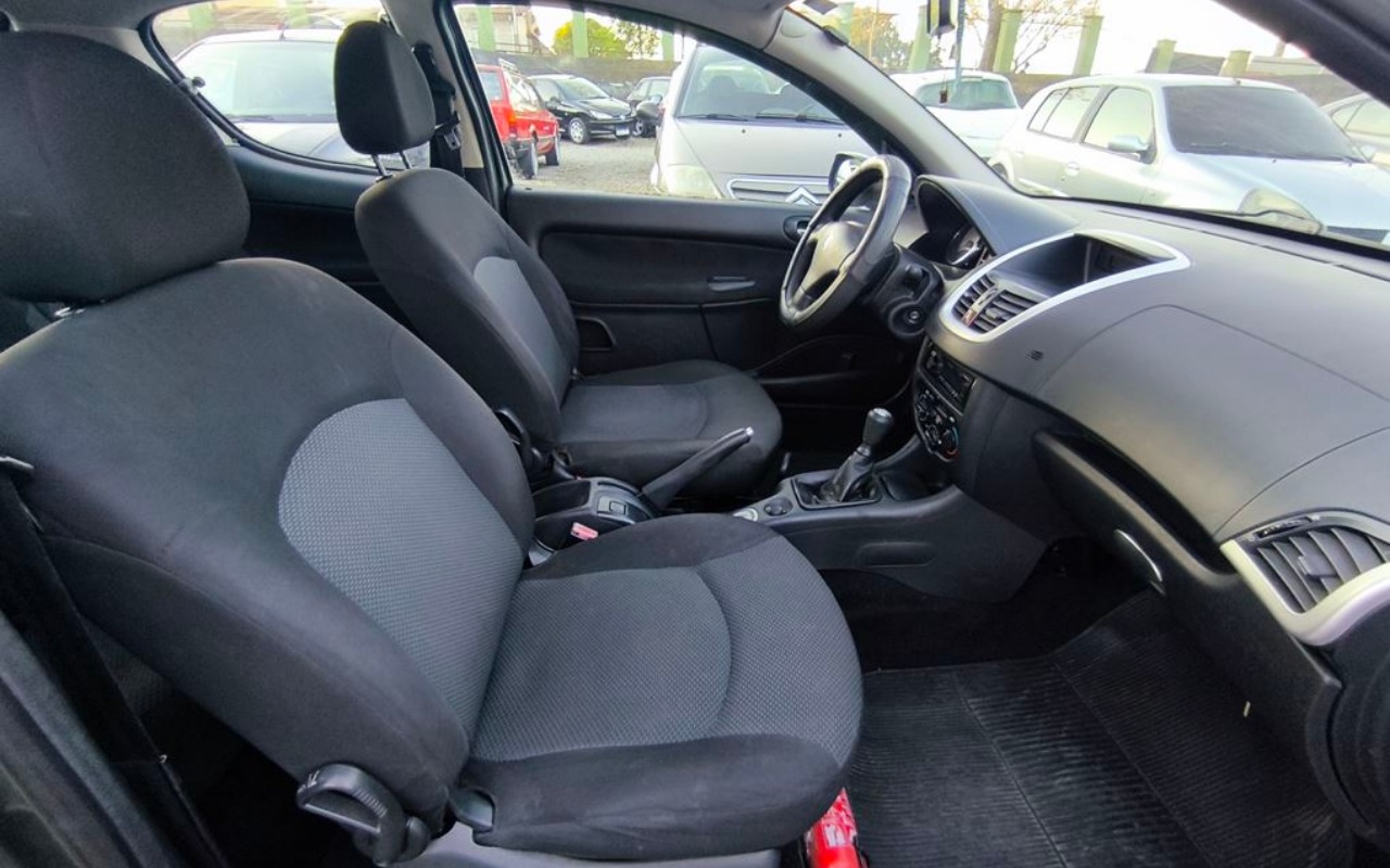 imagem-https://www.socarrao.com.br/sc-vehicle-images-prod/3183339/1787004885668-SU1HXzIwMjYwODE3XzE3MjU1NSAoQ29weSkuanBn.jpg