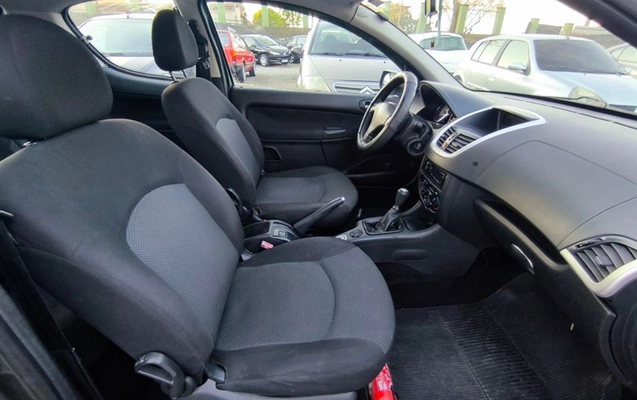 imagem-https://www.socarrao.com.br/sc-vehicle-images-prod/3183339/1787004885668-SU1HXzIwMjYwODE3XzE3MjU1NSAoQ29weSkuanBn.jpg
