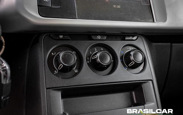 imagem-https://www.socarrao.com.br/sc-vehicle-images-prod/3183399/1786570111215-003_63017f45d270929c1dcd9e885ead19b5.jpg