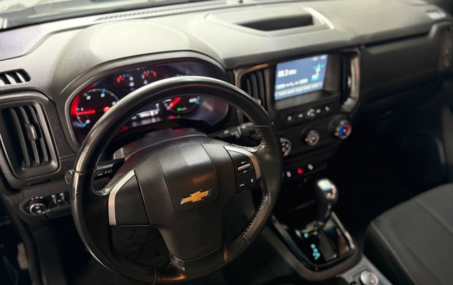 imagem-https://www.socarrao.com.br/sc-vehicle-images-prod/3185929/1786578730494-3b625b4b-0429-4176-ae2a-e27d62d35758.jpg