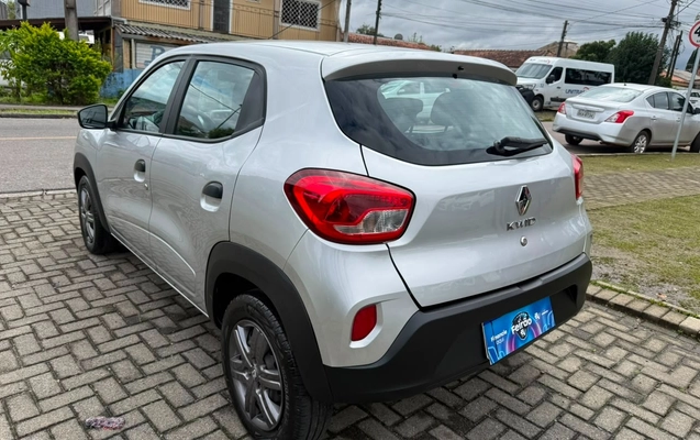 imagem-https://www.socarrao.com.br/sc-vehicle-images-prod/3187171/1786582565598-V2hhdHNBcHAgSW1hZ2UgMjAyNi0wOC0xMCBhdCAwOS4zMi4zMCAoMSkuanBlZw.jpeg