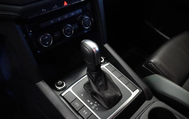 imagem-https://www.socarrao.com.br/sc-vehicle-images-prod/3199100/1789162007140-8375002_5_B_e3505a7da4.jpeg