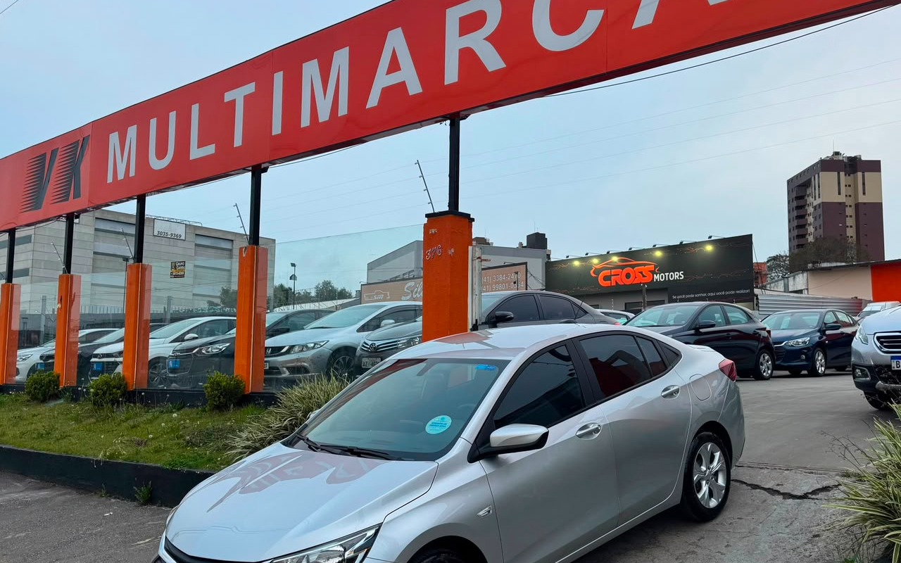 Chevrolet Onix 2023 Prata — foto 1 de 3