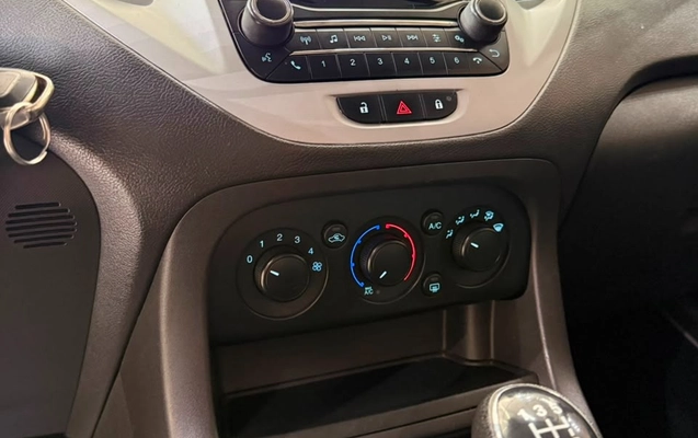 imagem-https://www.socarrao.com.br/sc-vehicle-images-prod/3200291/1786626578695-9897cc11-9e52-4049-91c1-2a1ffe77eb20.jpg