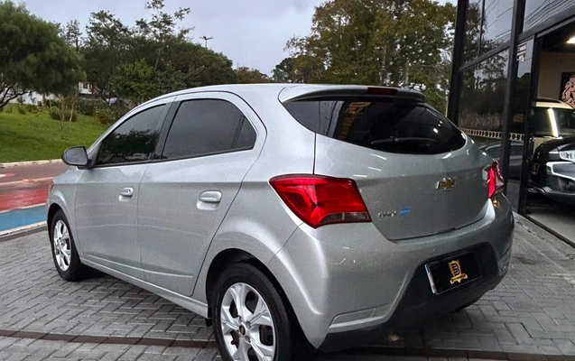 imagem-https://www.socarrao.com.br/sc-vehicle-images-prod/3200356/1786626802765-44782da7-8653-46dd-9b66-ca074a3de5d6.jpg