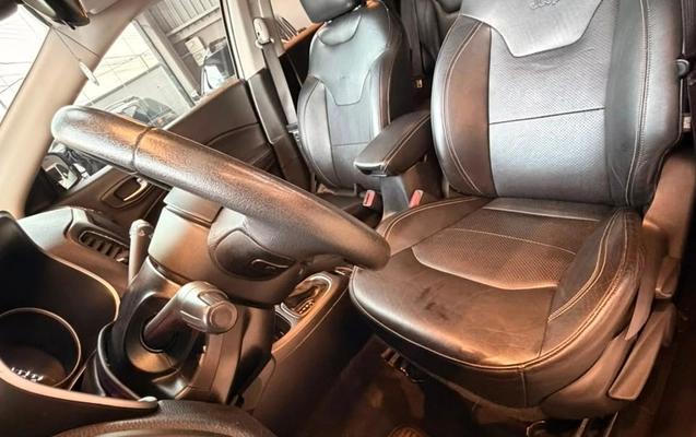 imagem-https://www.socarrao.com.br/sc-vehicle-images-prod/3200865/1786628063274-cd6db7b0-0fbe-4710-b038-7ca673738163.jpg