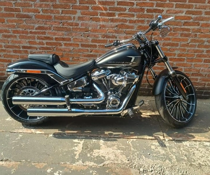 Harley-Davidson SOFTAIL BREAKOUT FXSB 2023 Preto — foto 1 de 3