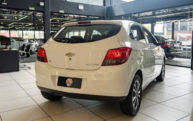 imagem-https://www.socarrao.com.br/sc-vehicle-images-prod/3201880/1786630880848-8be2628f-854e-4156-a18e-a20c3316f7e7.jpg
