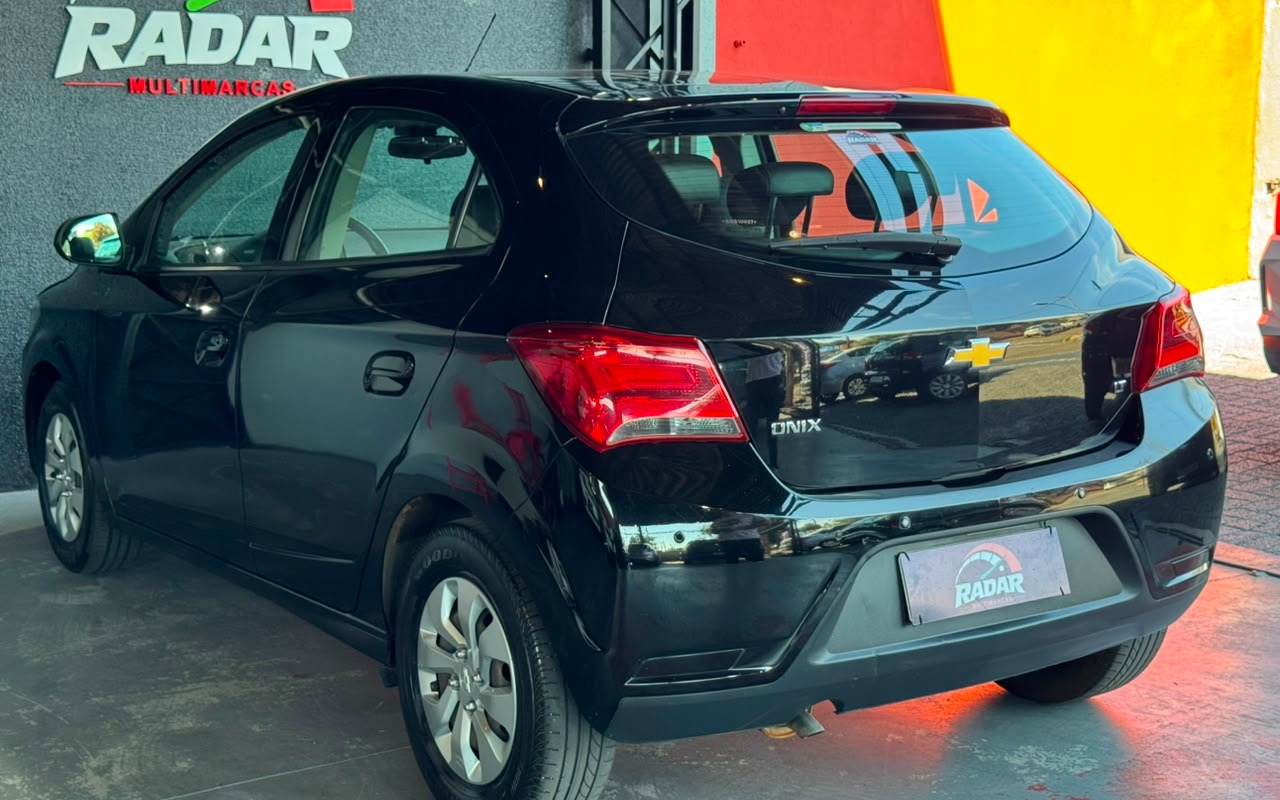imagem-https://www.socarrao.com.br/sc-vehicle-images-prod/3202879/1786633658833-V2hhdHNBcHAgSW1hZ2UgMjAyNi0wOC0xMSBhdCAxNC40MS4yOSAoMSkuanBlZw.jpeg