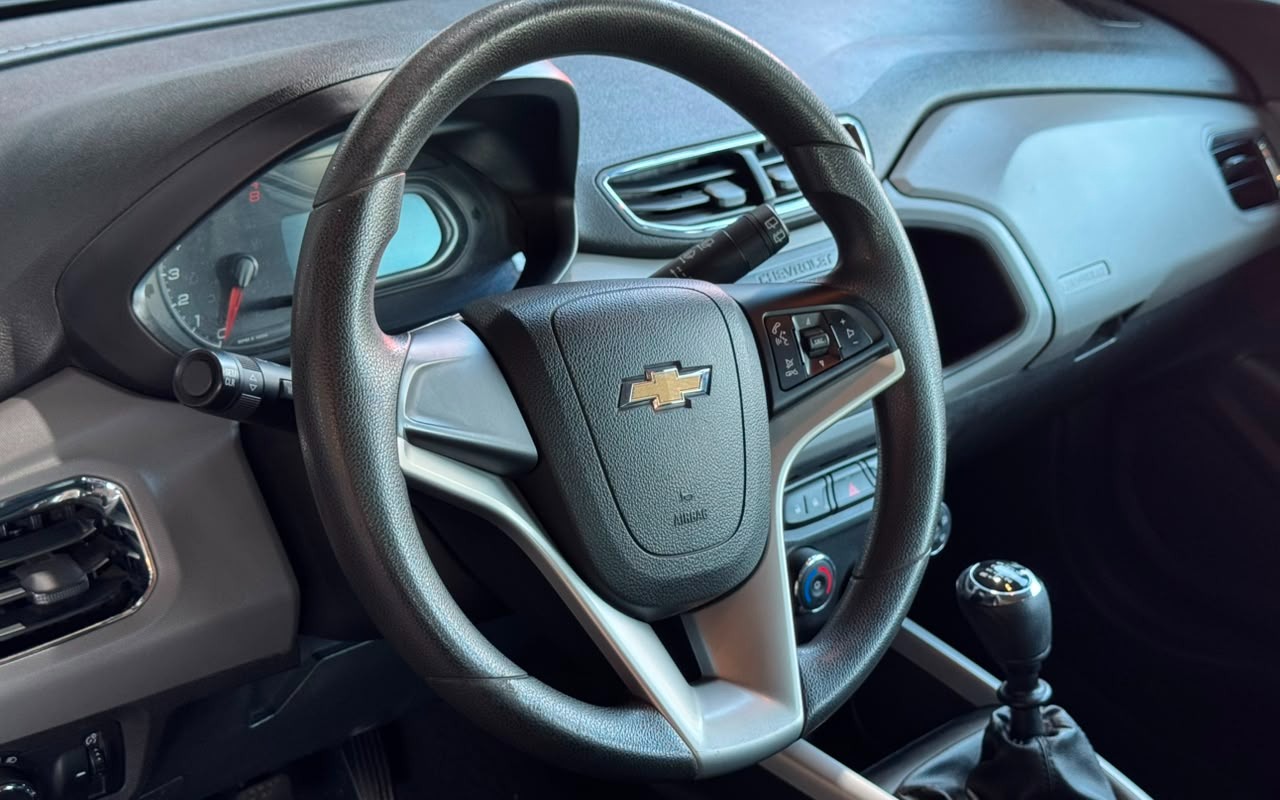 imagem-https://www.socarrao.com.br/sc-vehicle-images-prod/3202879/1786633659203-V2hhdHNBcHAgSW1hZ2UgMjAyNi0wOC0xMSBhdCAxNC40MS4zMCAoMSkuanBlZw.jpeg