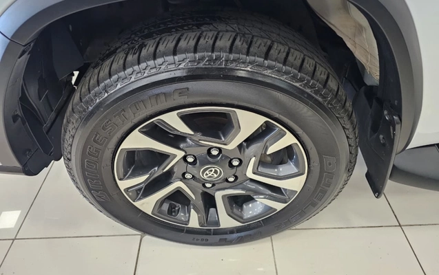 imagem-https://www.socarrao.com.br/sc-vehicle-images-prod/3204024/1789654294275-6F5bCcTstdrloBN6wtF8ZyMgei3d7xsv.jpg