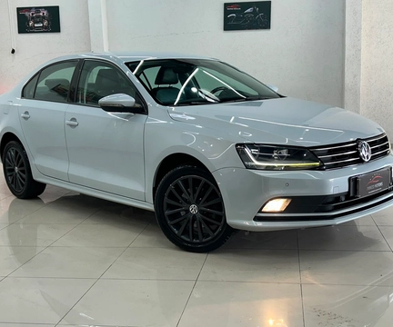 Volkswagen Jetta 2017 Prata — foto 1 de 3