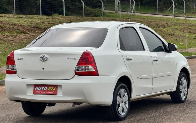 imagem-https://www.socarrao.com.br/sc-vehicle-images-prod/3204444/1788554272184-8323924_6_B_cab387283a.jpeg