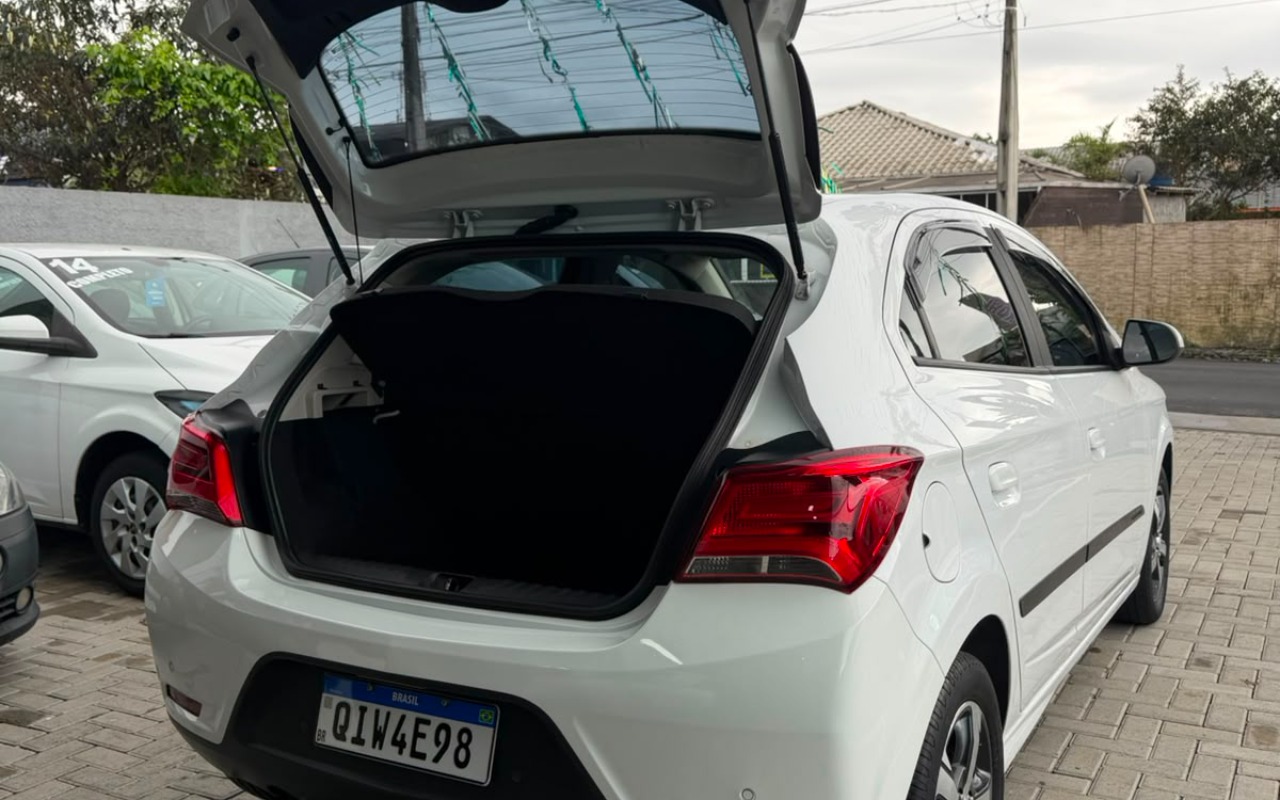 imagem-https://www.socarrao.com.br/sc-vehicle-images-prod/3204955/1786639018430-V2hhdHNBcHAgSW1hZ2UgMjAyNi0wOC0xMyBhdCAxMi41MS4wMi5qcGVn.jpeg