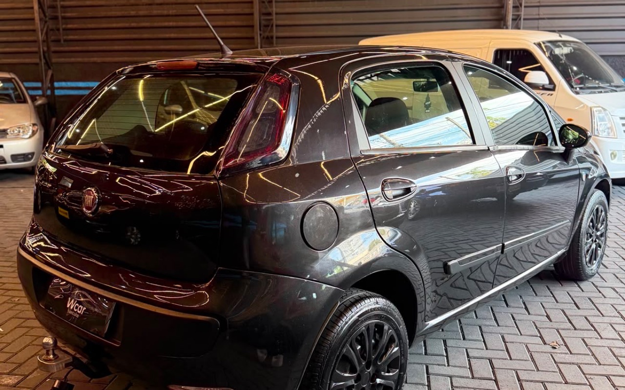 imagem-https://www.socarrao.com.br/sc-vehicle-images-prod/3204974/1786639042573-MjhhMjdiM2EtNzc1MC00MmY2LWEyNTUtMGFkNDhjMTk1ZjBlLmpwZWc.jpeg