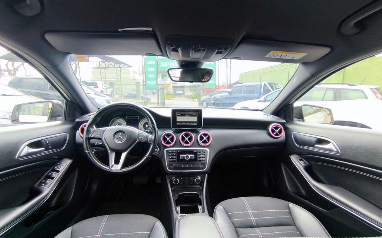 imagem-https://www.socarrao.com.br/sc-vehicle-images-prod/3205321/1786656323832-SU1HXzIwMjYwODEzXzA5NTQ1MiAoQ29weSkuanBn.jpg