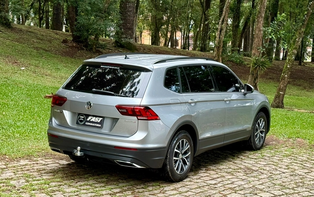 imagem-https://www.socarrao.com.br/sc-vehicle-images-prod/3205520/1792074195216-d06feae3-e085-44c1-8d6e-a42f4559629e.jpg