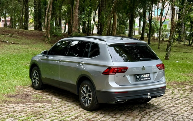 imagem-https://www.socarrao.com.br/sc-vehicle-images-prod/3205520/1792074195217-1d28f223-ceb5-4037-9deb-98b0a02dbf9a.jpg