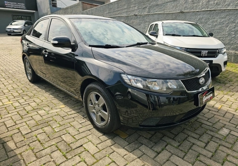 Kia Cerato 1.6 16V Mec. 2011 Preto — foto 1 de 3