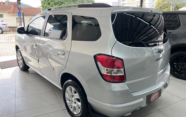 imagem-https://www.socarrao.com.br/sc-vehicle-images-prod/3206387/1786642649892-MTJmNmZjNTEtYWE5My00MGU2LTkwNTItODhhYzE1MzQ1ZWEzLmpwZWc.jpeg