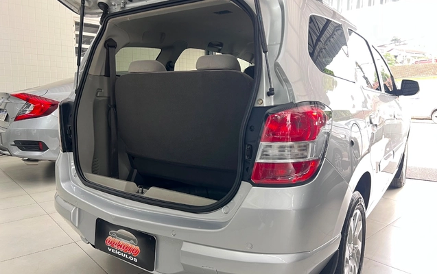 imagem-https://www.socarrao.com.br/sc-vehicle-images-prod/3206387/1786642650183-NjhhZjFiOGQtOGI2Ni00MmVjLWE4MGQtMTMwMmQ2ODVjOTA2LmpwZWc.jpeg