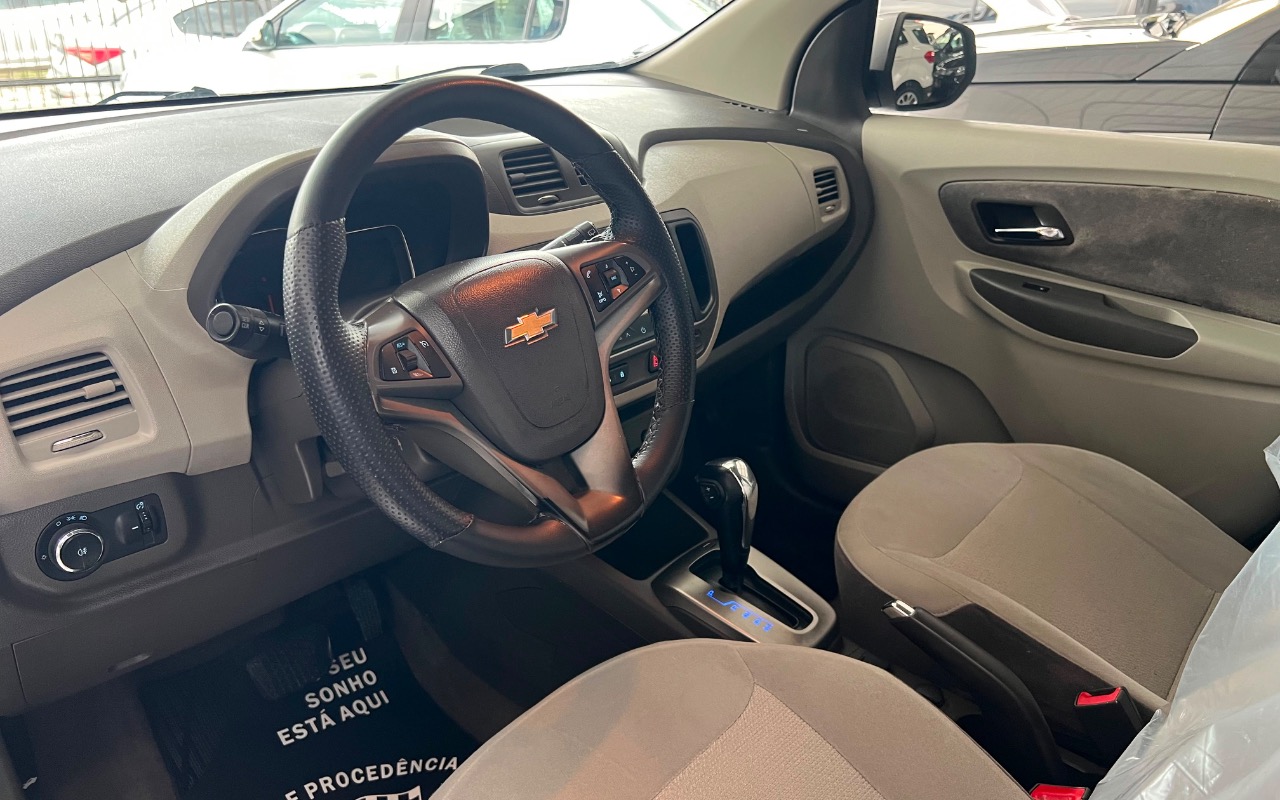 imagem-https://www.socarrao.com.br/sc-vehicle-images-prod/3206387/1786642650419-ZTEwNjljZDYtNWVjMS00ZDdiLTgxMTgtMGE3YTY3MWMzZjRkLmpwZWc.jpeg