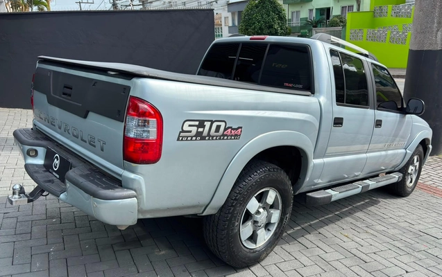 imagem-https://www.socarrao.com.br/sc-vehicle-images-prod/3207618/1786646574216-5f698ef3-9296-8bc3-4142-3a230e983df9.jpg