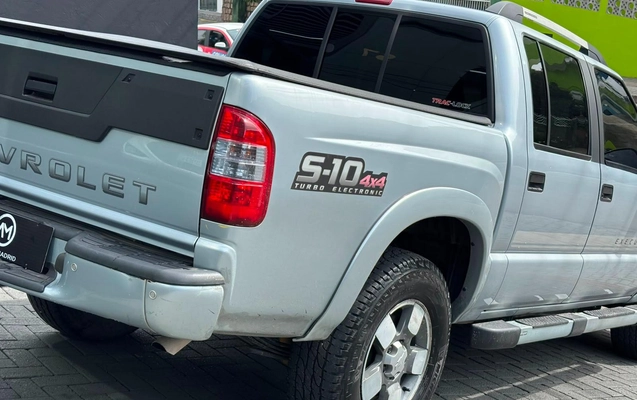imagem-https://www.socarrao.com.br/sc-vehicle-images-prod/3207618/1786646574217-d95d9174-98f8-f6e8-7901-3a230e983f60.jpg
