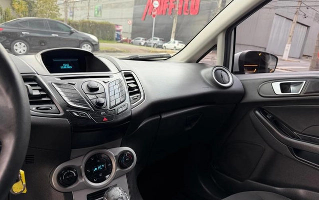 imagem-https://www.socarrao.com.br/sc-vehicle-images-prod/3207844/1786647596044-8336371_19_B_f02b886d13.jpeg