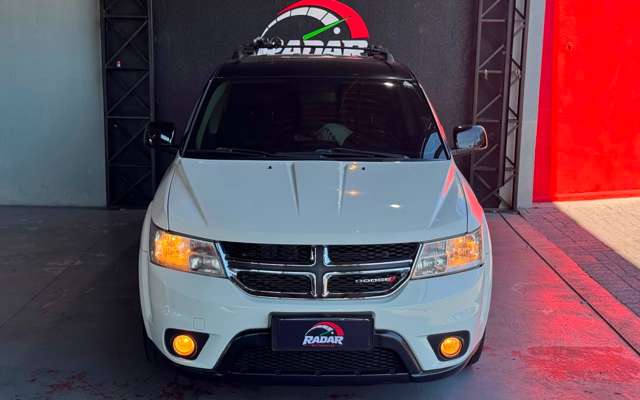 imagem-https://www.socarrao.com.br/sc-vehicle-images-prod/3208149/1786648531813-V2hhdHNBcHAgSW1hZ2UgMjAyNi0wOC0xMyBhdCAxNi4wNC4zMCAoMSkuanBlZw.jpeg