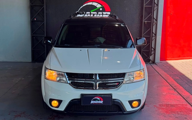 imagem-https://www.socarrao.com.br/sc-vehicle-images-prod/3208149/1786648531813-V2hhdHNBcHAgSW1hZ2UgMjAyNi0wOC0xMyBhdCAxNi4wNC4zMCAoMSkuanBlZw.jpeg