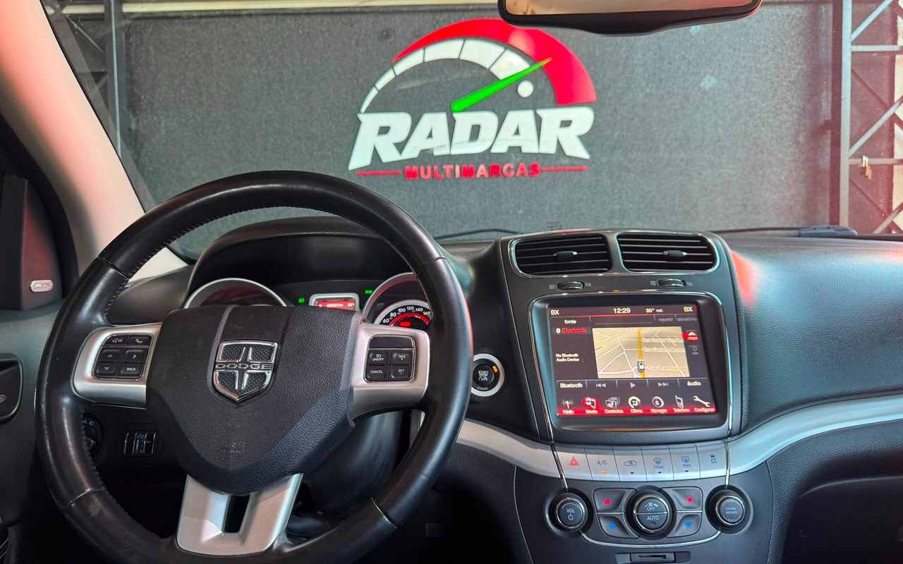 imagem-https://www.socarrao.com.br/sc-vehicle-images-prod/3208149/1786648532251-V2hhdHNBcHAgSW1hZ2UgMjAyNi0wOC0xMyBhdCAxNi4wNC4zMSAoMikuanBlZw.jpeg