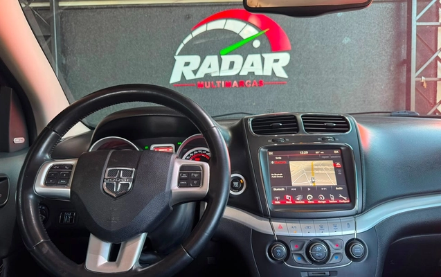 imagem-https://www.socarrao.com.br/sc-vehicle-images-prod/3208149/1786648532251-V2hhdHNBcHAgSW1hZ2UgMjAyNi0wOC0xMyBhdCAxNi4wNC4zMSAoMikuanBlZw.jpeg