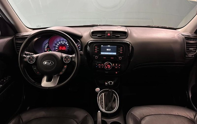 imagem-https://www.socarrao.com.br/sc-vehicle-images-prod/3208655/1789661547419-8022331_15_B_bbee240c12.jpeg