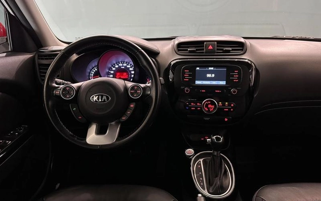 imagem-https://www.socarrao.com.br/sc-vehicle-images-prod/3208655/1789661547420-8022331_16_B_26057c1a9f.jpeg