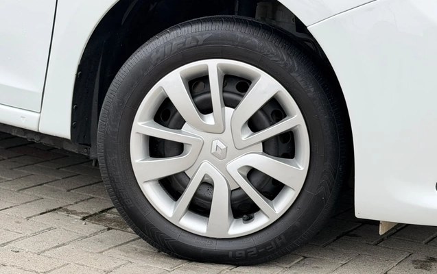 imagem-https://www.socarrao.com.br/sc-vehicle-images-prod/3208784/1786650046905-003_104e384c66600be63a8c454278488dc2.jpeg