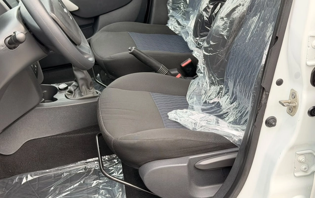 imagem-https://www.socarrao.com.br/sc-vehicle-images-prod/3208784/1786650046912-003_50ae02f49671619e88ab6d4d5541a200.jpeg
