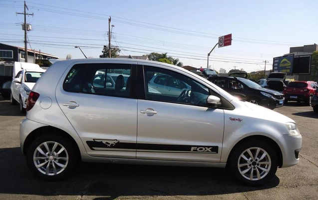 imagem-https://www.socarrao.com.br/sc-vehicle-images-prod/3208852/1787937772198-8373580_5_B_5fb247967a.jpeg