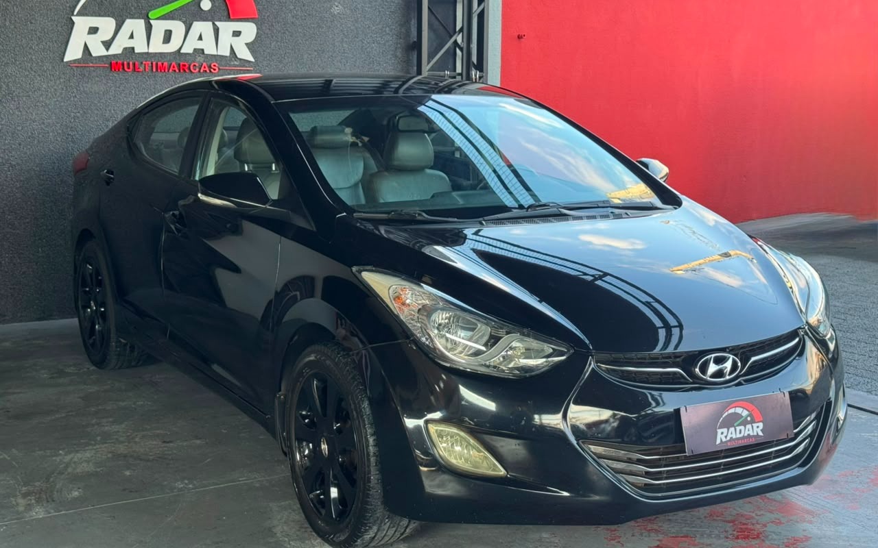 Hyundai Elantra GLS 1.8 16V Aut. 2013 Preto — foto 1 de 3