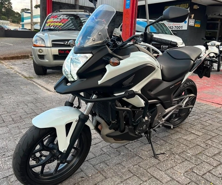 Honda NC 750X/NC 750X ABS 2015 Branco — foto 1 de 3