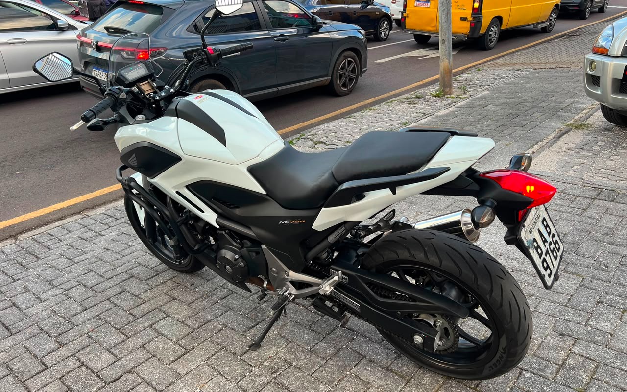 imagem-https://www.socarrao.com.br/sc-vehicle-images-prod/3209491/1786651959116-V2hhdHNBcHAgSW1hZ2UgMjAyNi0wOC0xMyBhdCAxNy4wMy41Ni5qcGVn.jpeg