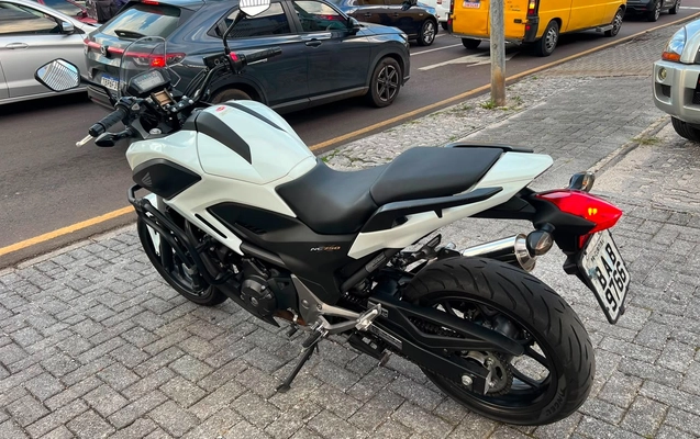 imagem-https://www.socarrao.com.br/sc-vehicle-images-prod/3209491/1786651959116-V2hhdHNBcHAgSW1hZ2UgMjAyNi0wOC0xMyBhdCAxNy4wMy41Ni5qcGVn.jpeg