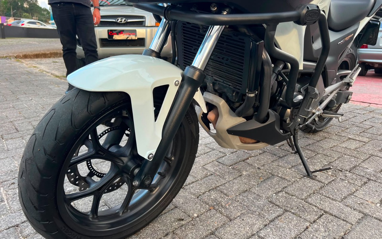 imagem-https://www.socarrao.com.br/sc-vehicle-images-prod/3209491/1786651959252-V2hhdHNBcHAgSW1hZ2UgMjAyNi0wOC0xMyBhdCAxNy4wMy41NyAoMikuanBlZw.jpeg